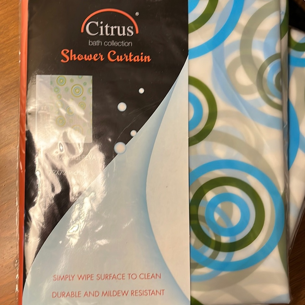 🔥🔥🔥Lot of 2 Shower Curtains